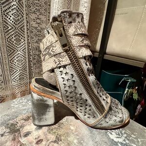 Freebird by Steven Charcoal Theresa size 8 NWOT